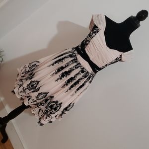 Nwt Hot Topic Disney Princess Prom dress